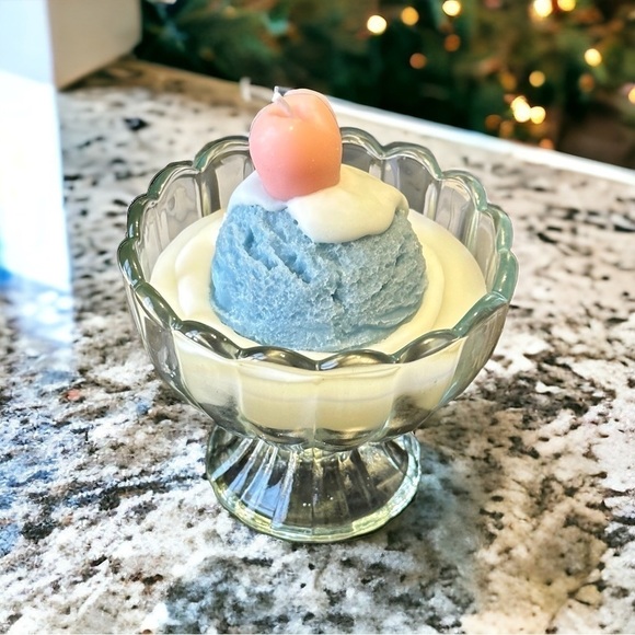 ⚠️SALE Candle // Handmade Blue Ice Cream Candle SEND OFFERS 🥳 - Picture 3 of 6